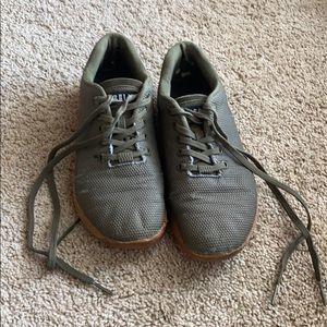 Size 8.5 green No Bull Trainers